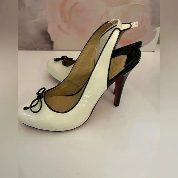 ! Christian Louboutin Cream Patent Leather Georgineta Pumps sz 40 - Picture 2 of 10